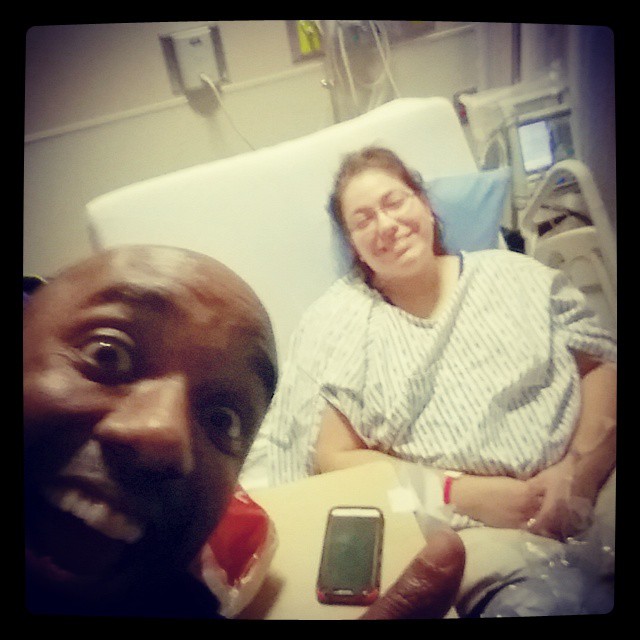 Post-knee surgery selfie!  Poknurgelfie!  #selfiegram